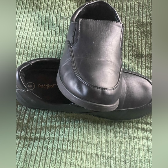Boys shoes 👟 Cat & Jack size 6-black pre owned in good shape! - Picture 4 of 6